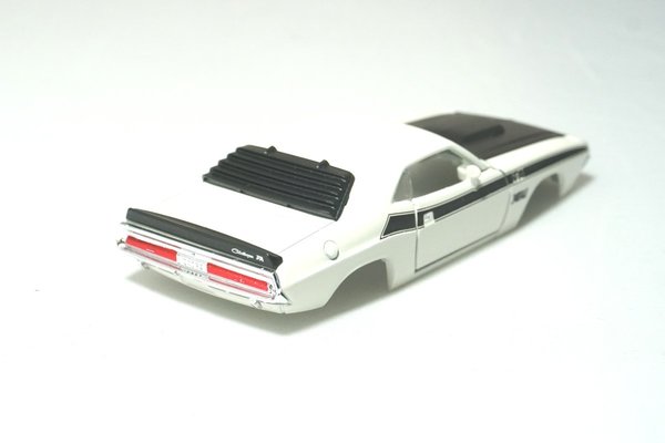 Dodge Challenger T/A 1:43 inkl. Adapter in weiss