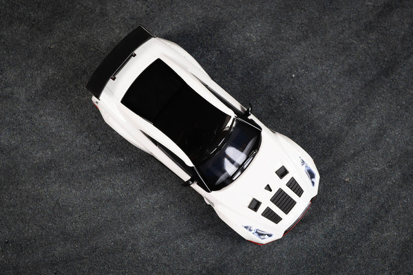 Sturmkind DR!FT Nissan GT-R WHITE + Starter Set